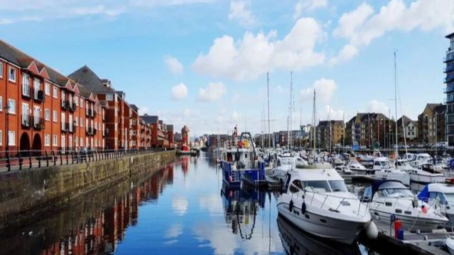 Pass The Keys Cosy Flat In Maritime Quarter Apartment Swansea United Kingdom